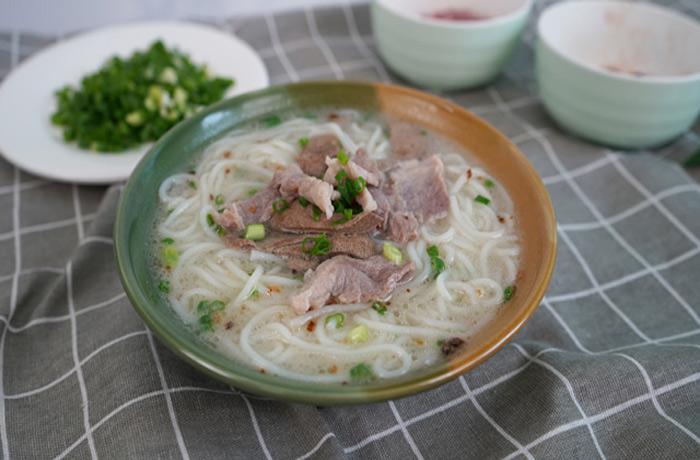 多宝镇原味汤粉王培训